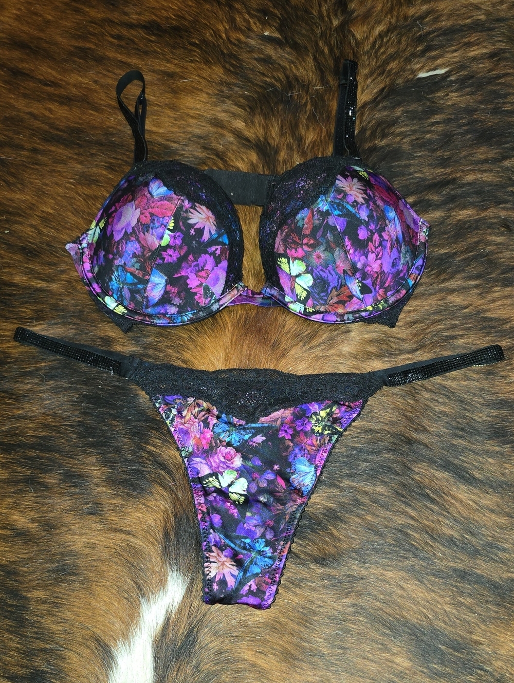 NEW Victoria Secret Set Floral Lace Push-Up Bra & Thong Set